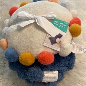 PILLOW & THROW SET BRAND NEW DIMENSION IN PHOTOS VERY FLUFFY